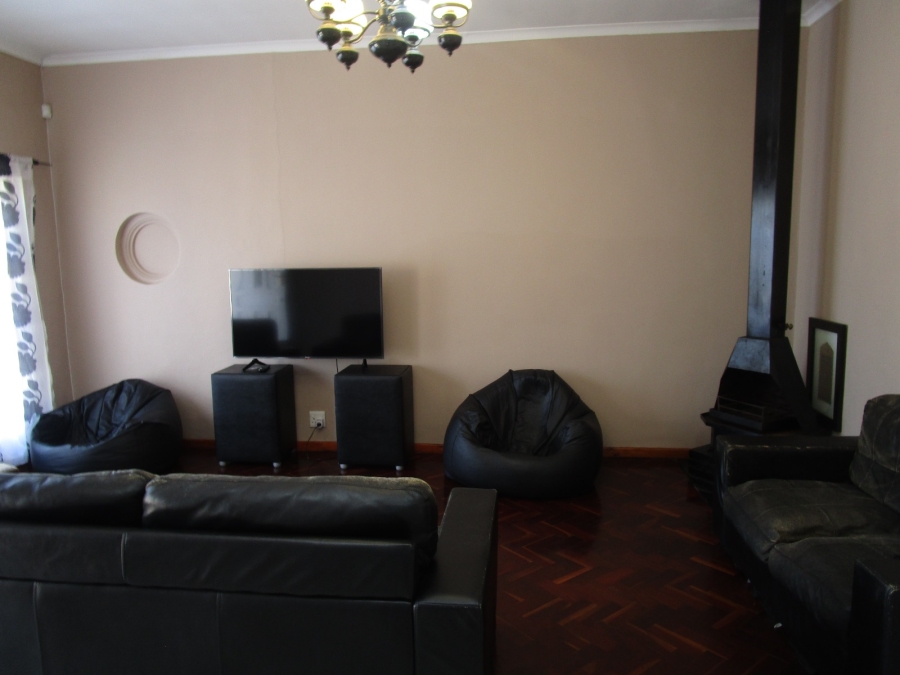 To Let 6 Bedroom Property for Rent in Crawford Western Cape